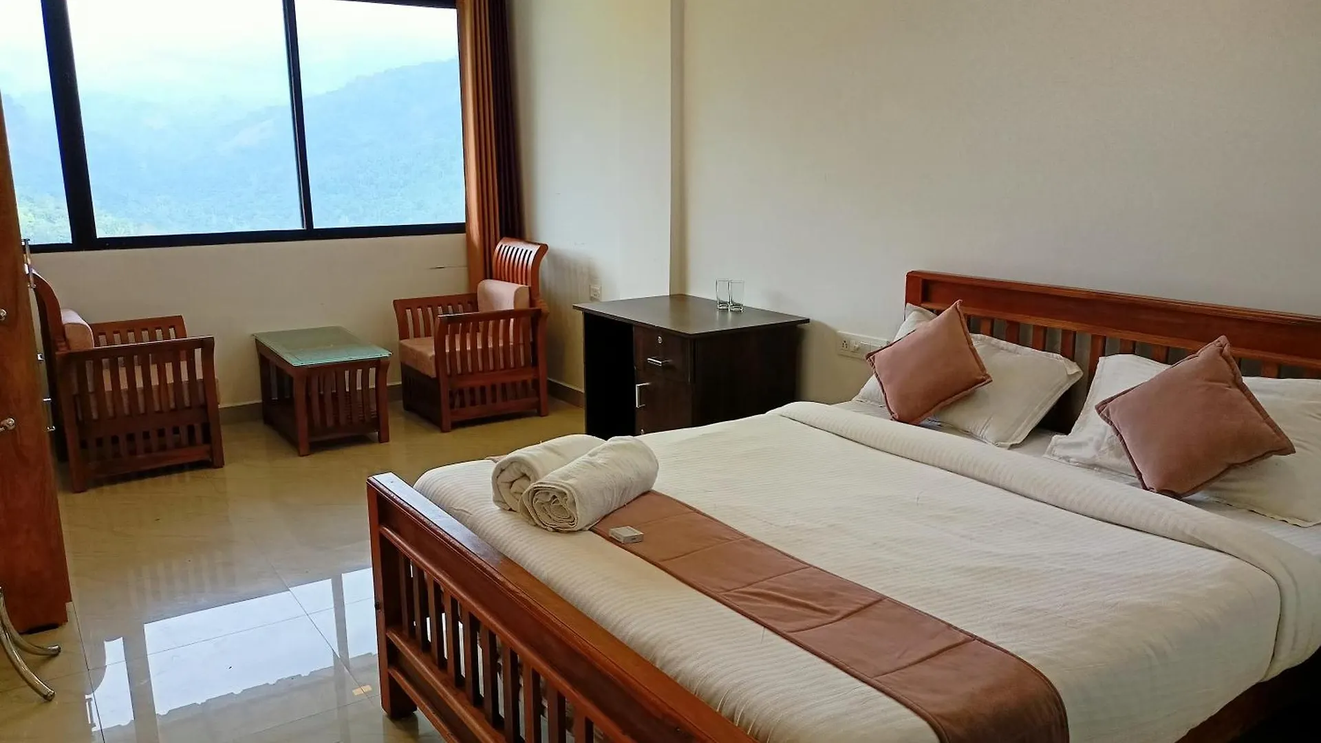 Hotel Silver Munnar